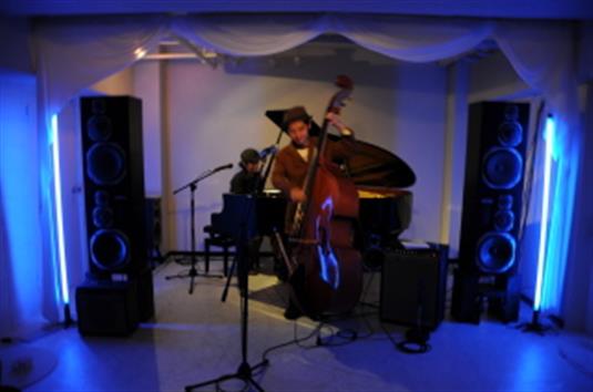 STUDIO LUNA �W���Y ���C�u�n�E�X