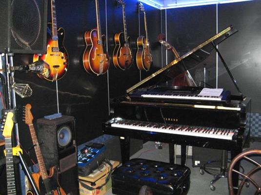 Jazz Club gMr.Kenny'sh