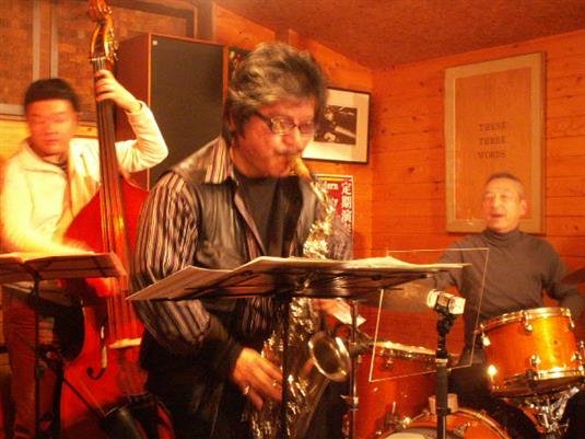 もっきりや ジャズ ライブハウス