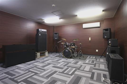 studio HOLLY WOOD
