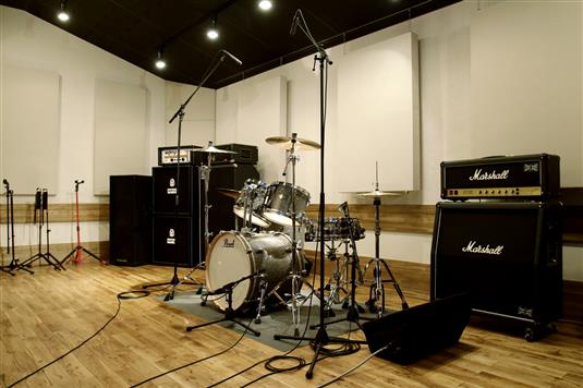 HOLY HOUSE  STUDIO&CAFE