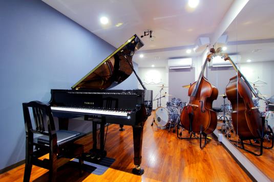 PIANO STUDIO NOAH kX
