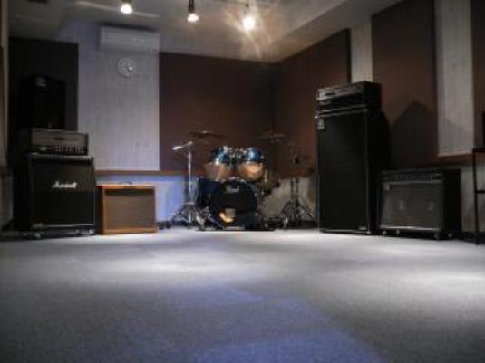 ＯＶＥＲＬＯＡＤ　ＳＴＵＤＩＯ